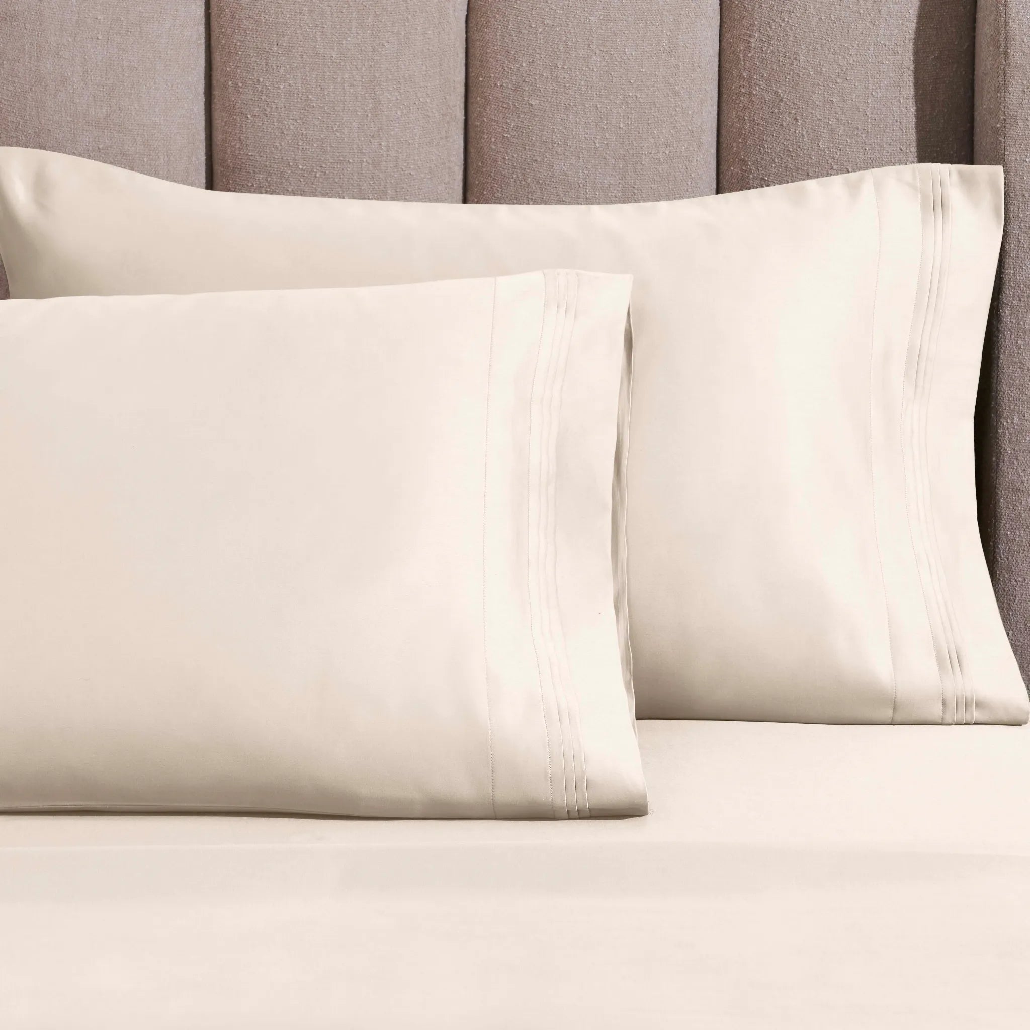 Egyptian Cotton 1500 Thread Count Solid 2 Piece Pillowcase Set