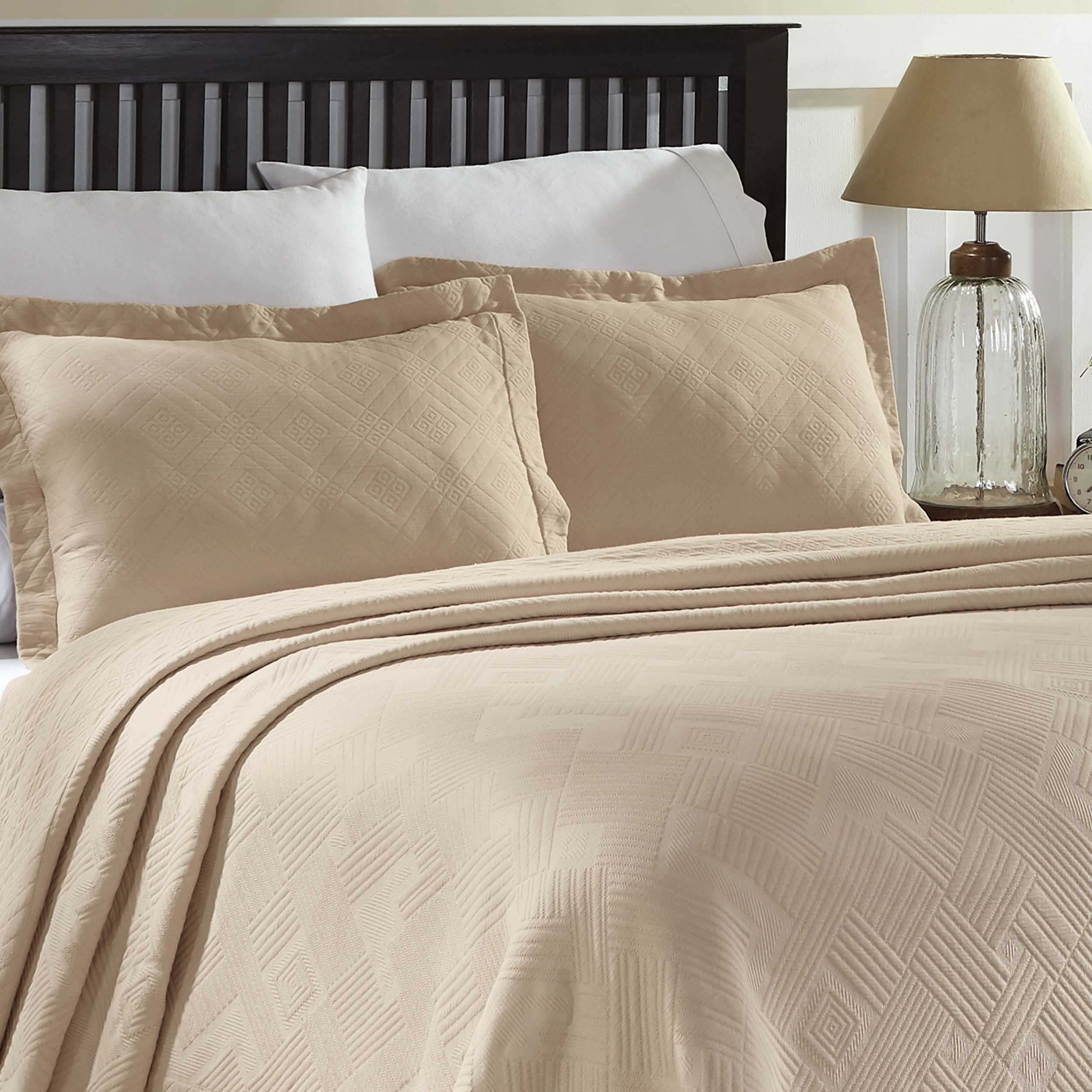 Geometric Fret Cotton Jacquard Matelasse Scalloped Bedspread Set - Omnigoodsstore