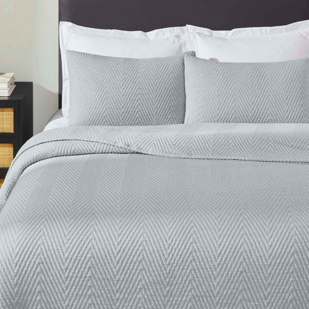 Aswan Cotton Medium Weight Chevron Woven Coverlet - Omnigoodsstore