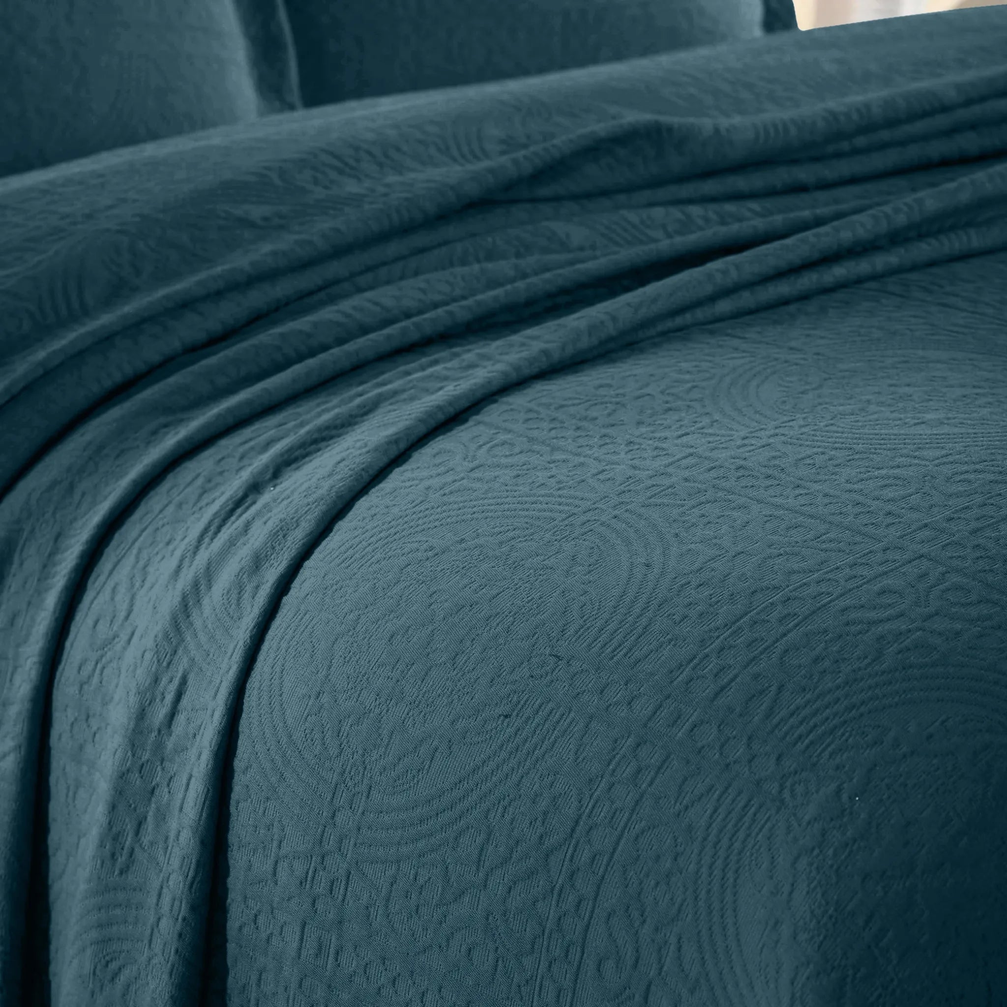 100% Cotton Jacquard Matelassé Fleur De Lis Bedspread Set