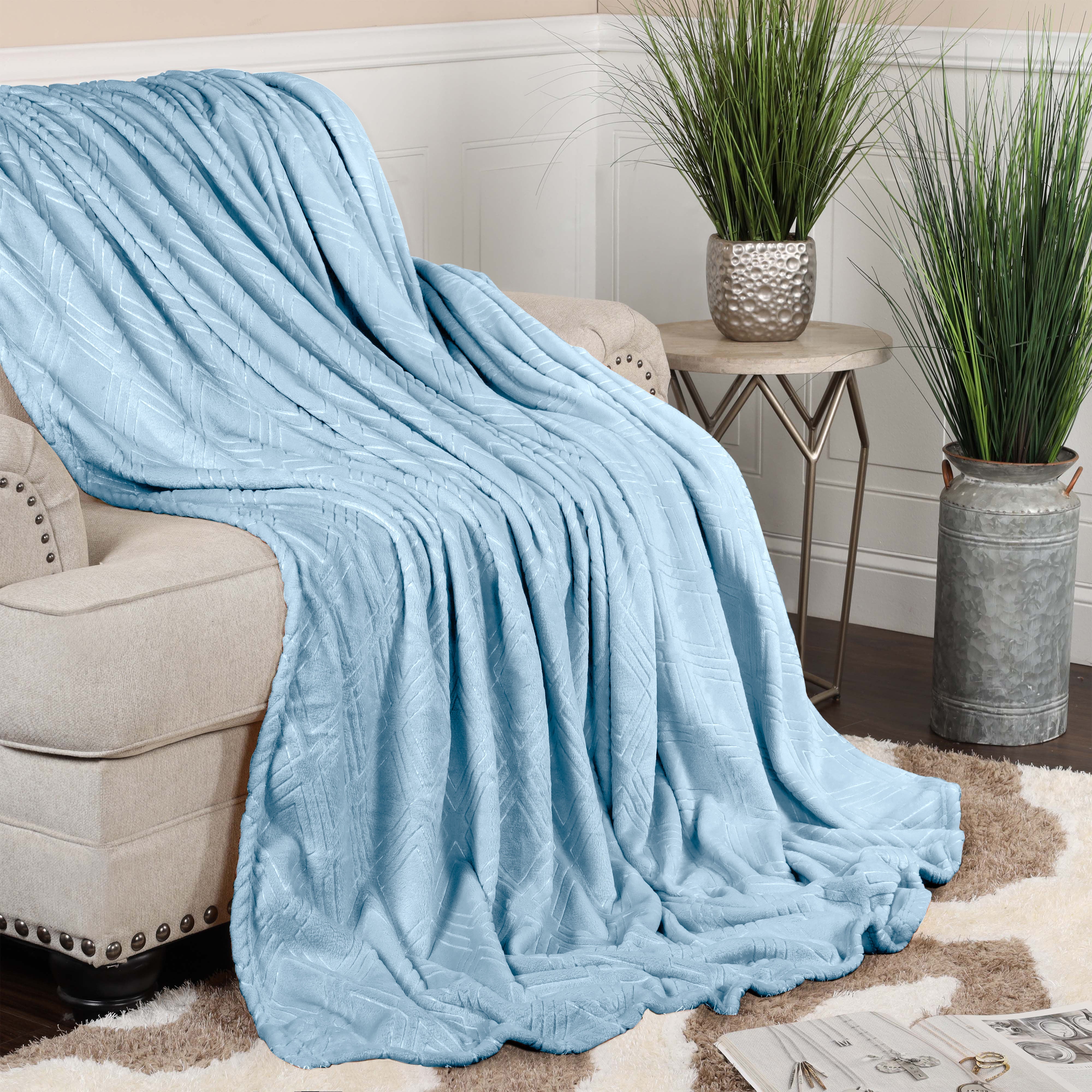 Alaska Diamond Plush Fleece Ultra-Soft Blanket - Omnigoodsstore