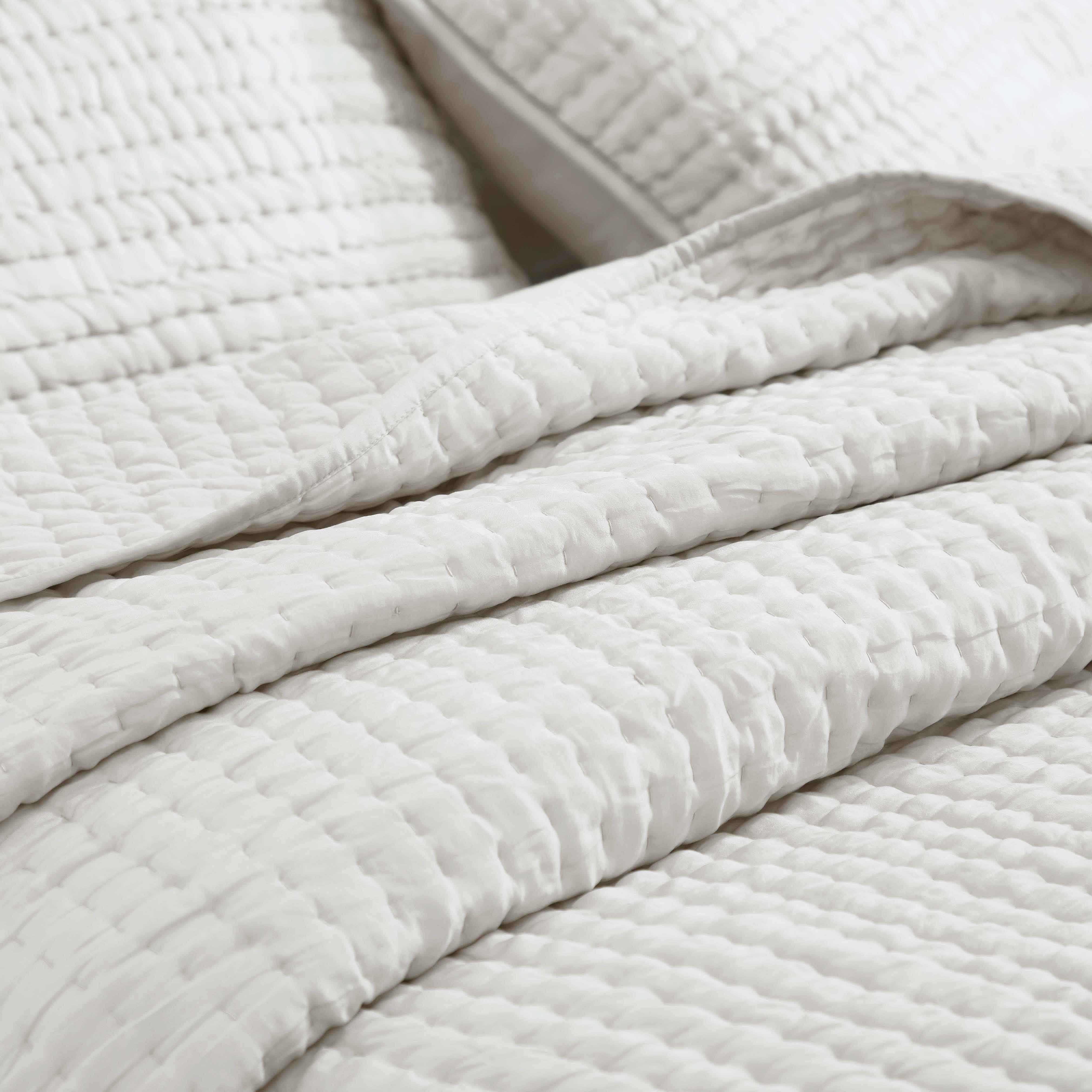 Bella 100% Silk Pick Stitch Medium Weight Quilt and Sham Set - Omnigoodsstore