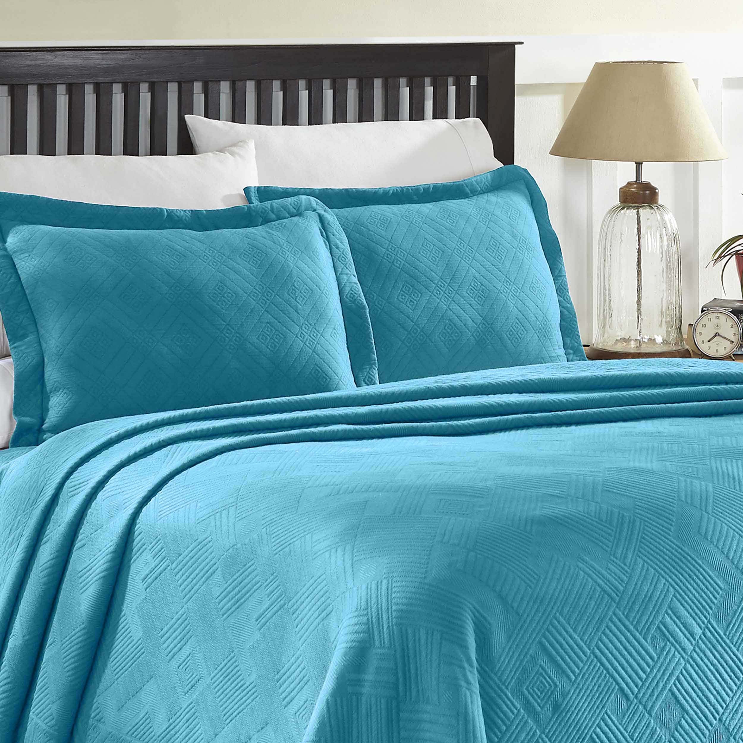 Geometric Fret Cotton Jacquard Matelasse Scalloped Bedspread Set - Omnigoodsstore