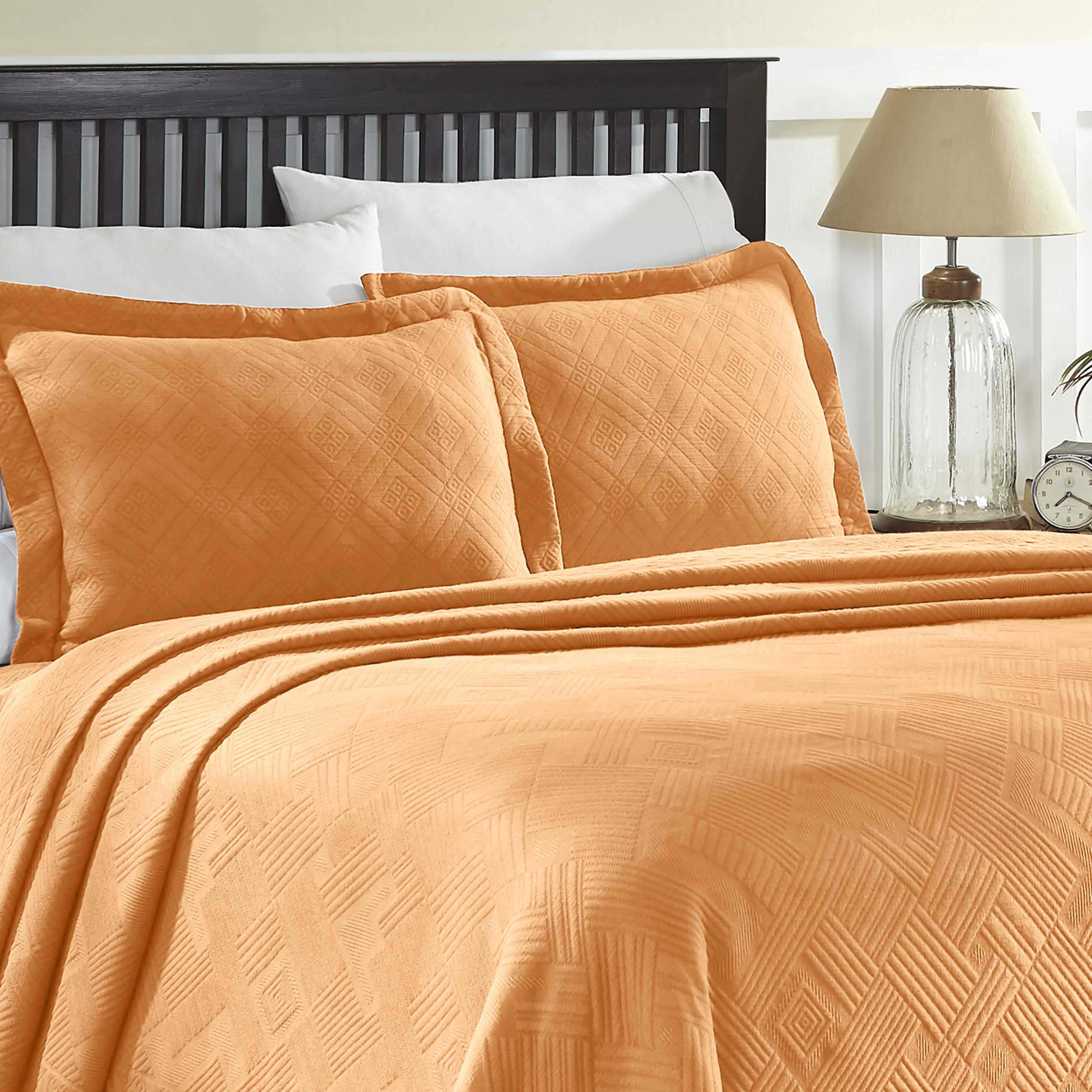 Geometric Fret Cotton Jacquard Matelasse Scalloped Bedspread Set - Omnigoodsstore