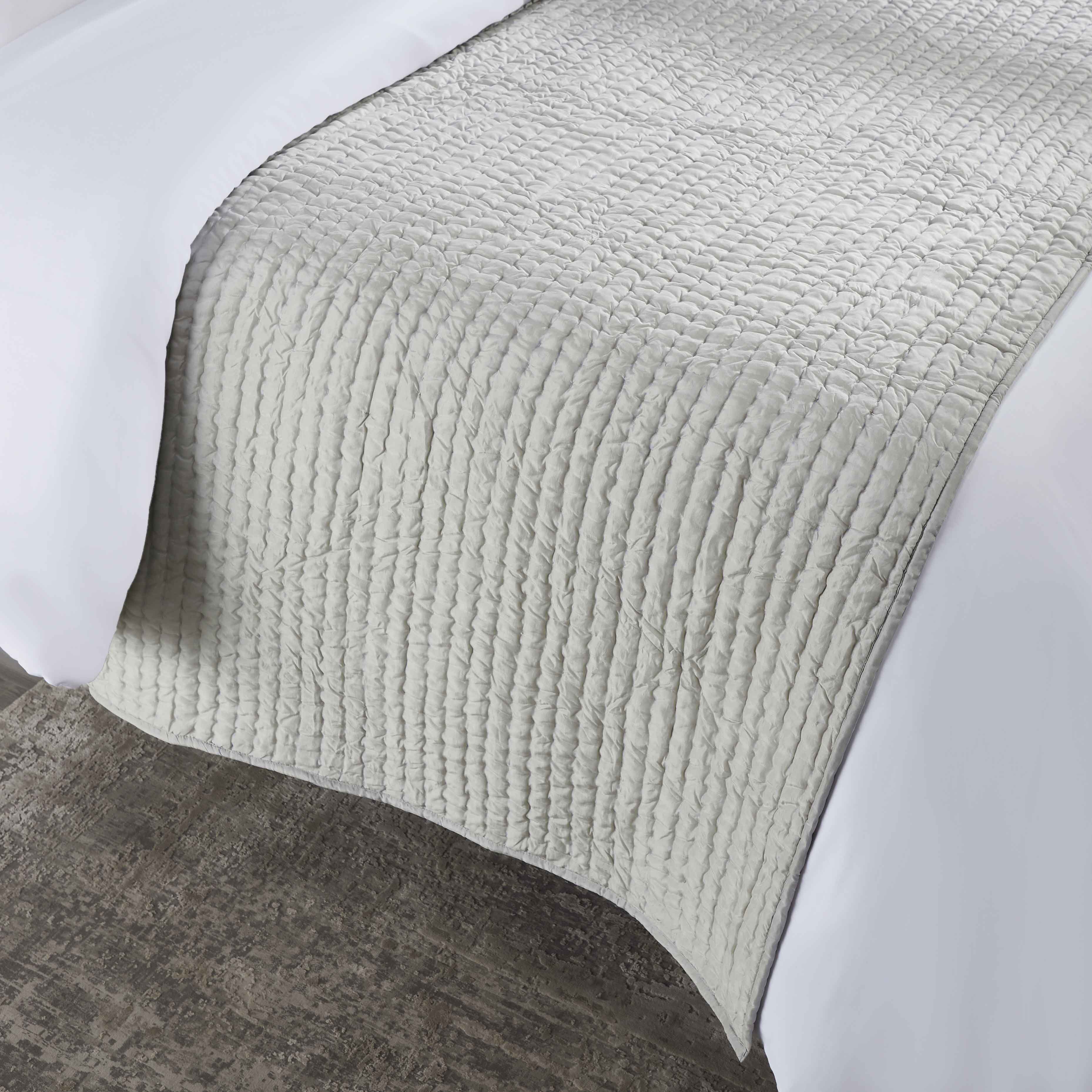 Bella 100% Silk Pick Stitch Medium Weight Quilt and Sham Set - Omnigoodsstore