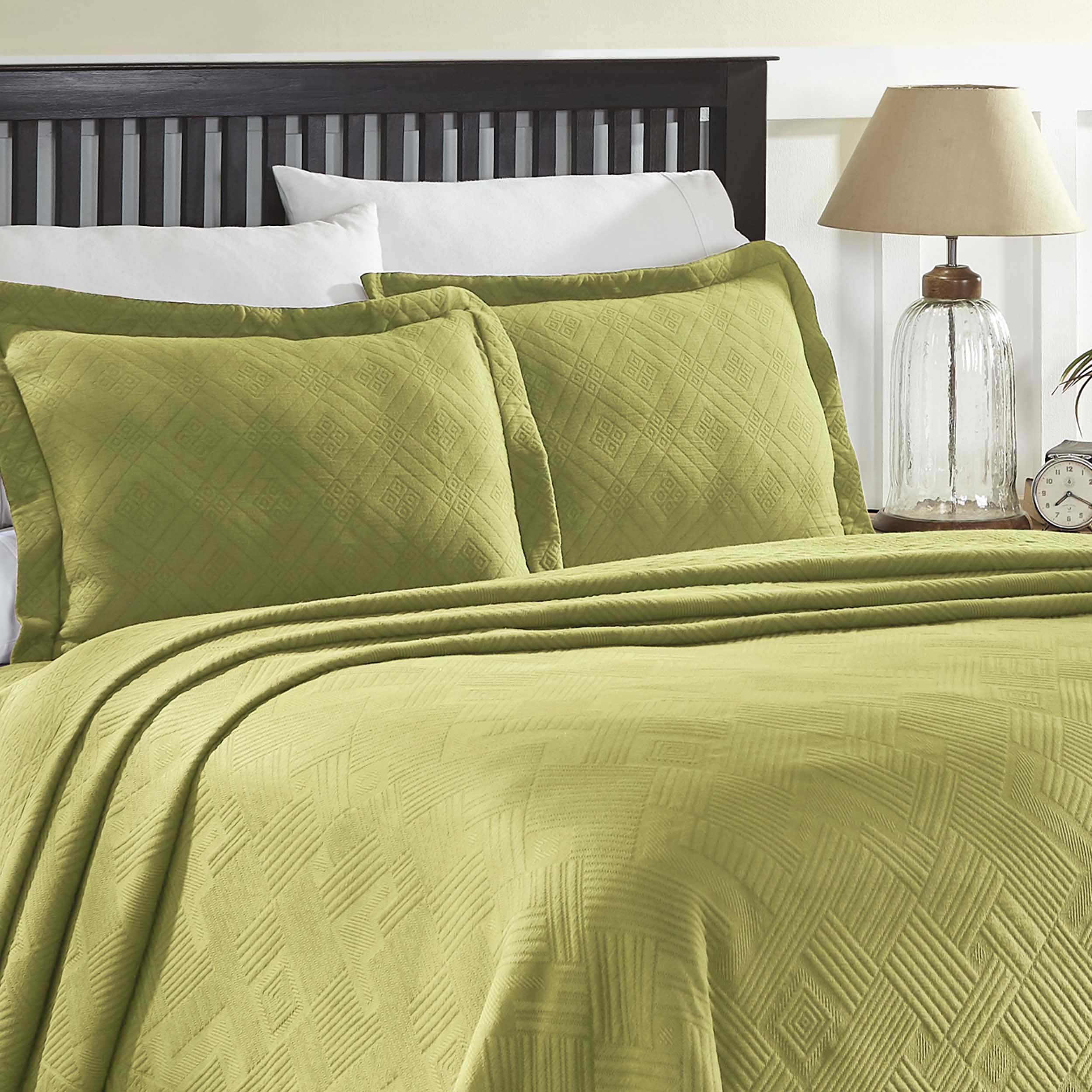 Geometric Fret Cotton Jacquard Matelasse Scalloped Bedspread Set - Omnigoodsstore