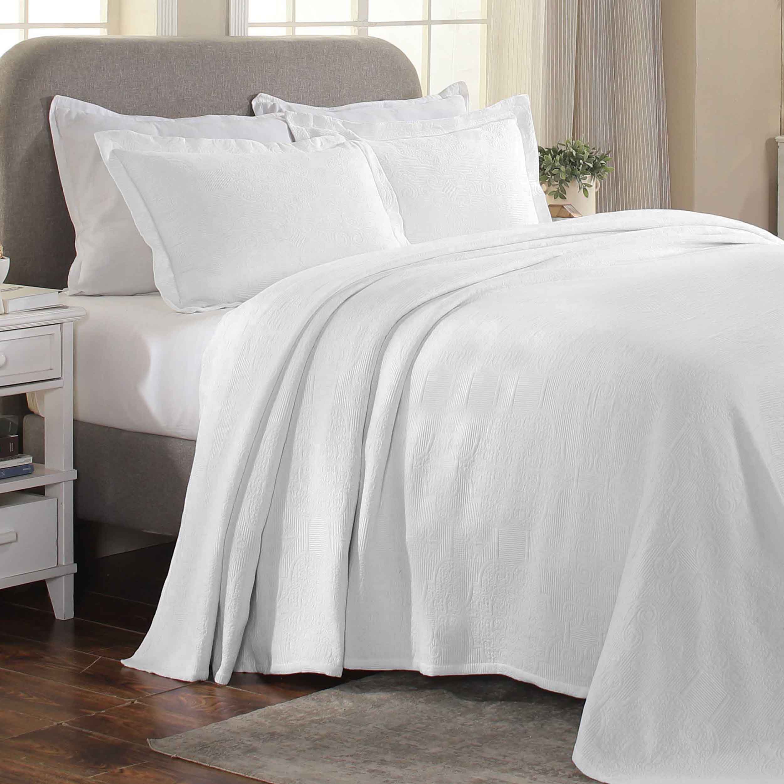 Florin Cotton Matelassé Weave Jacquard Scrolling Medallion Bedspread Set - Omnigoodsstore