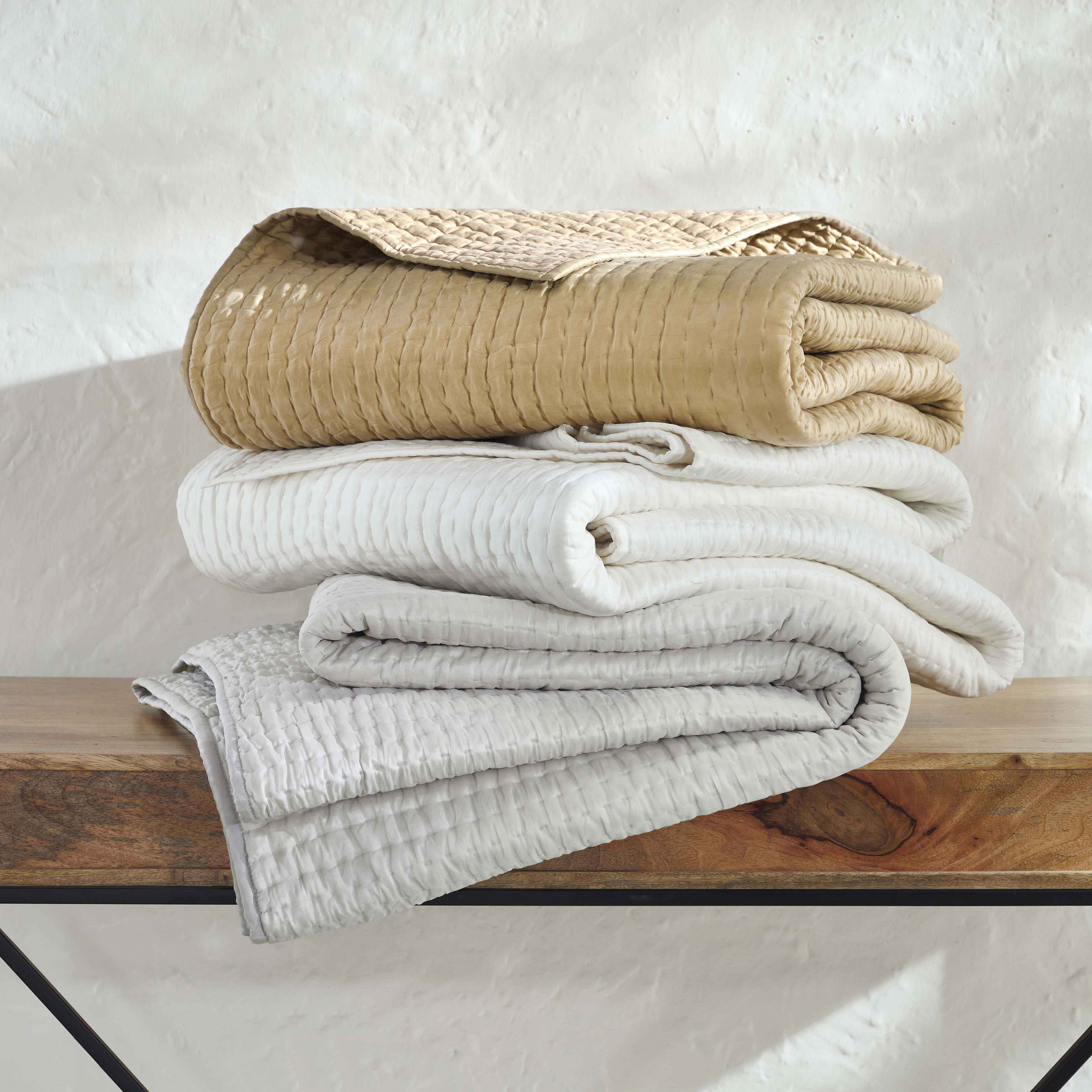 Bella 100% Silk Pick Stitch Medium Weight Quilt and Sham Set - Omnigoodsstore