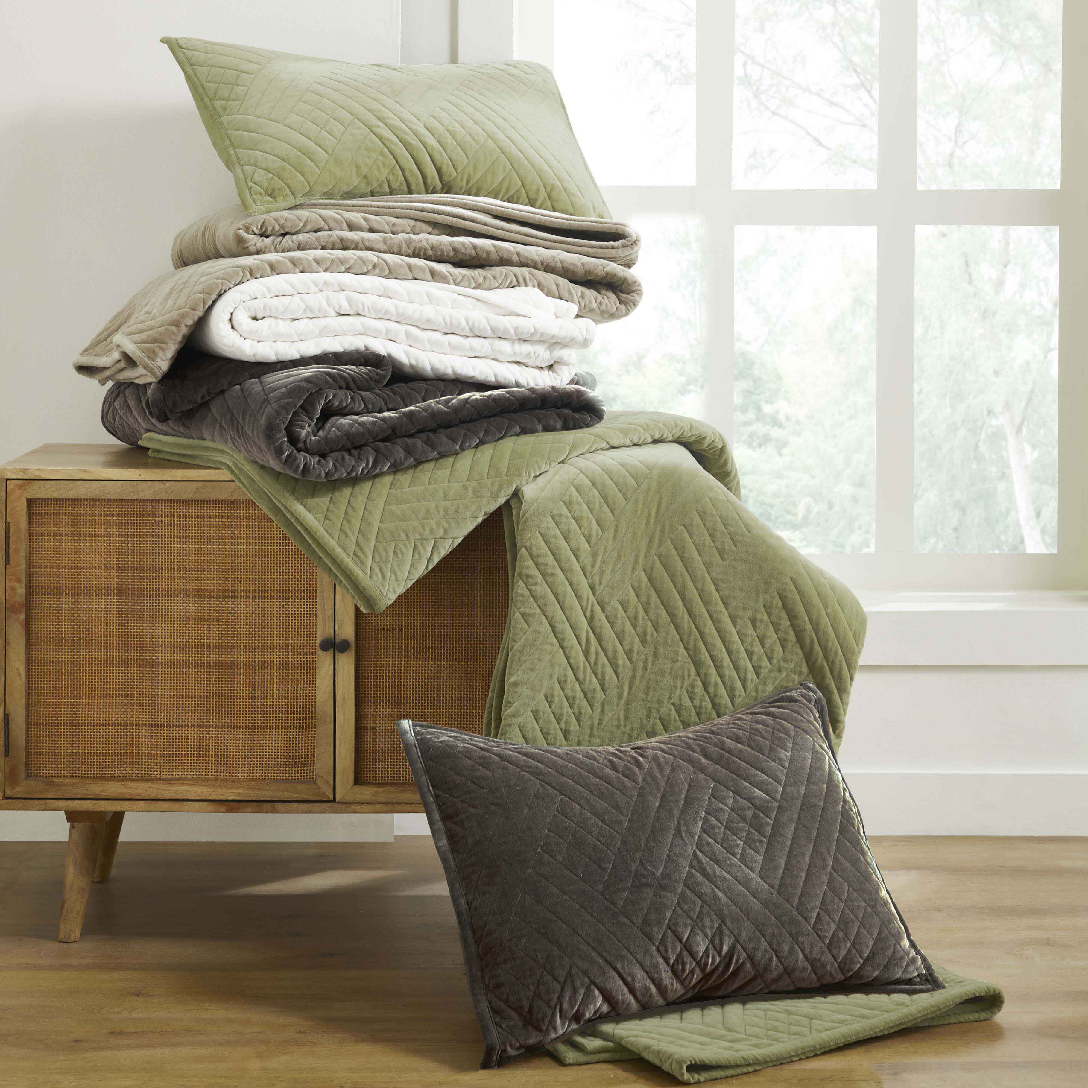 Karina Cotton Velvet Lightweight Quilt and Sham Set - Omnigoodsstore